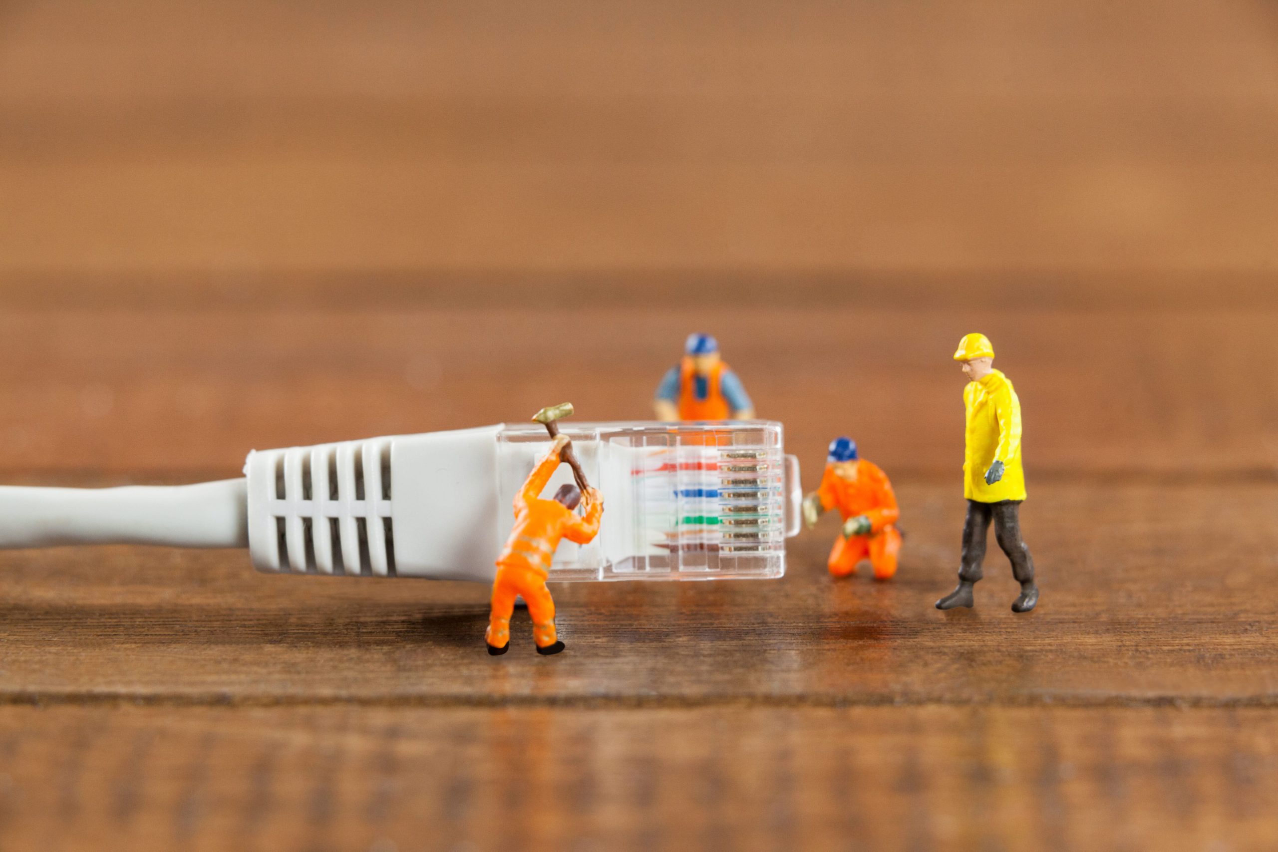 Qué es la fibra óptica y qué beneficios lleva implícita